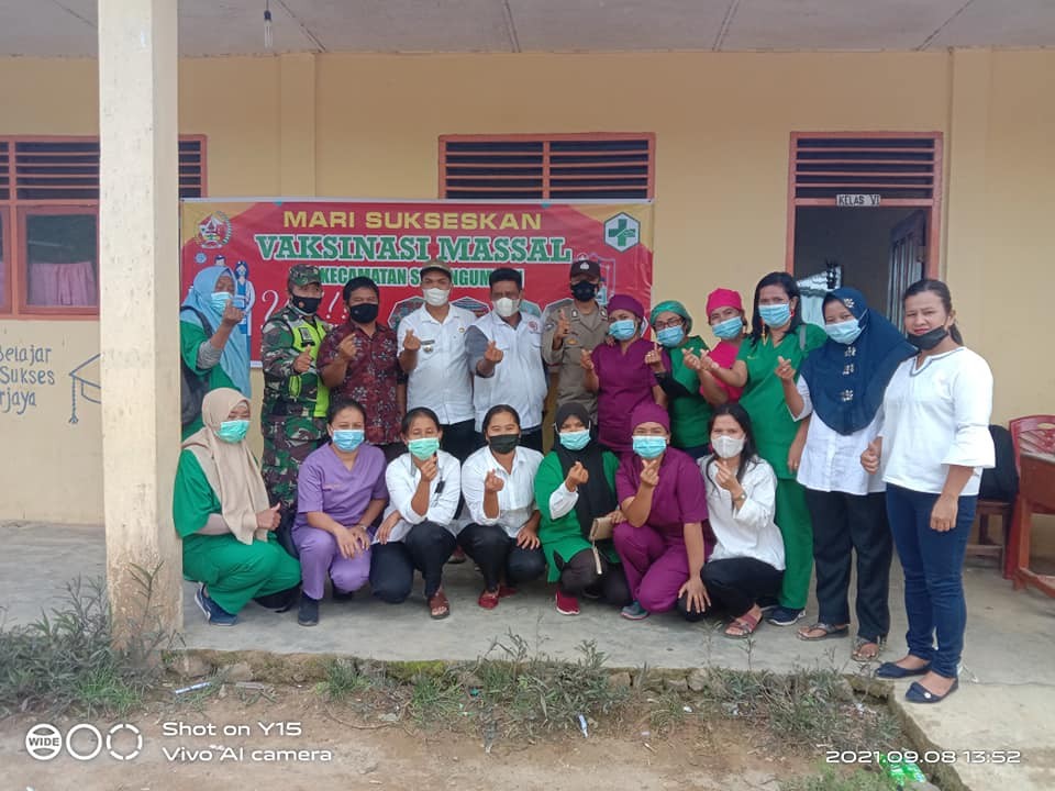 Tim vaksinasi UPT Puskesmas simangumban dan forkompinca kec simangumban/camat simangumban