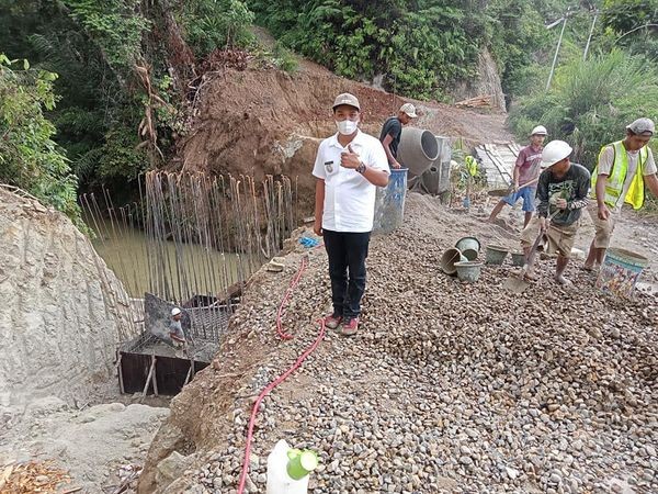 Pembangunan Jembatan Aekpuli desa Lobusihim dan Pembangunan jalan penghubung desa Doloksaut ke desa Lobusihim
